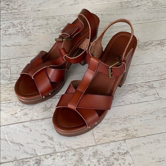 American Eagle Outfitters Shoes - American Eagle Chunky wooden heel leather Sandal 6